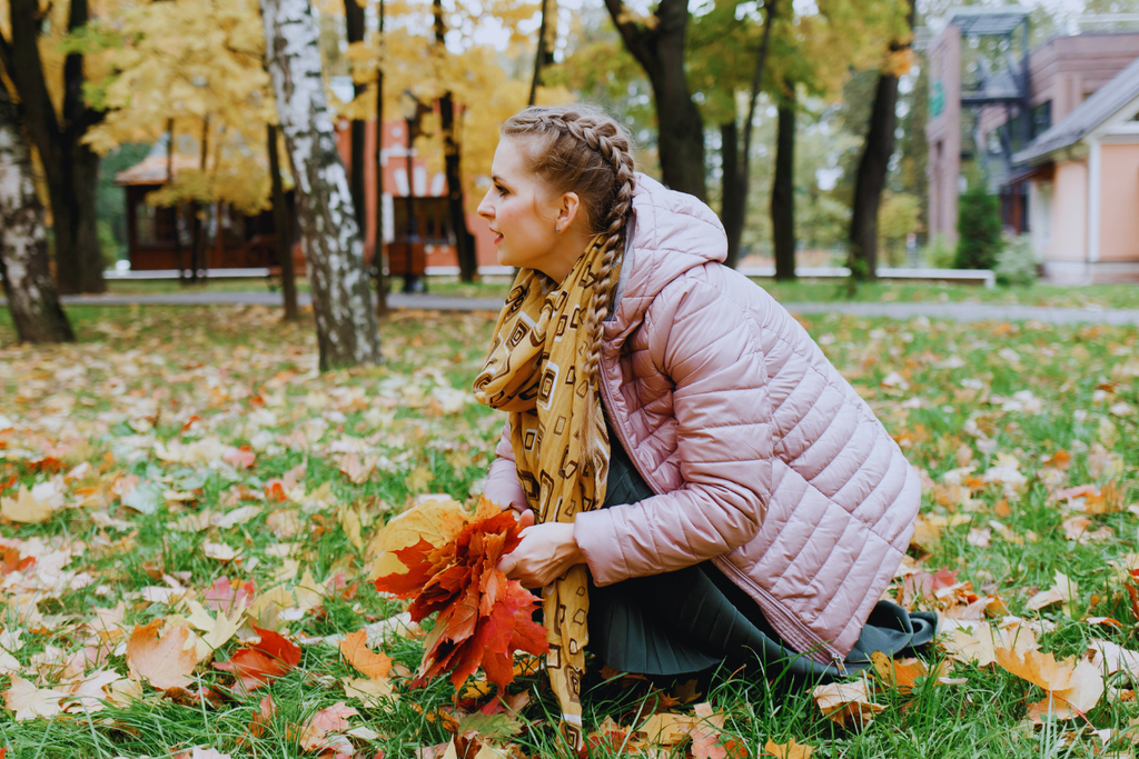 Autumn Hair Flair: Your Guide to Chic Styles for Fall Festivals and Pumpkin Patches (Featuring Kenz Laurenz)