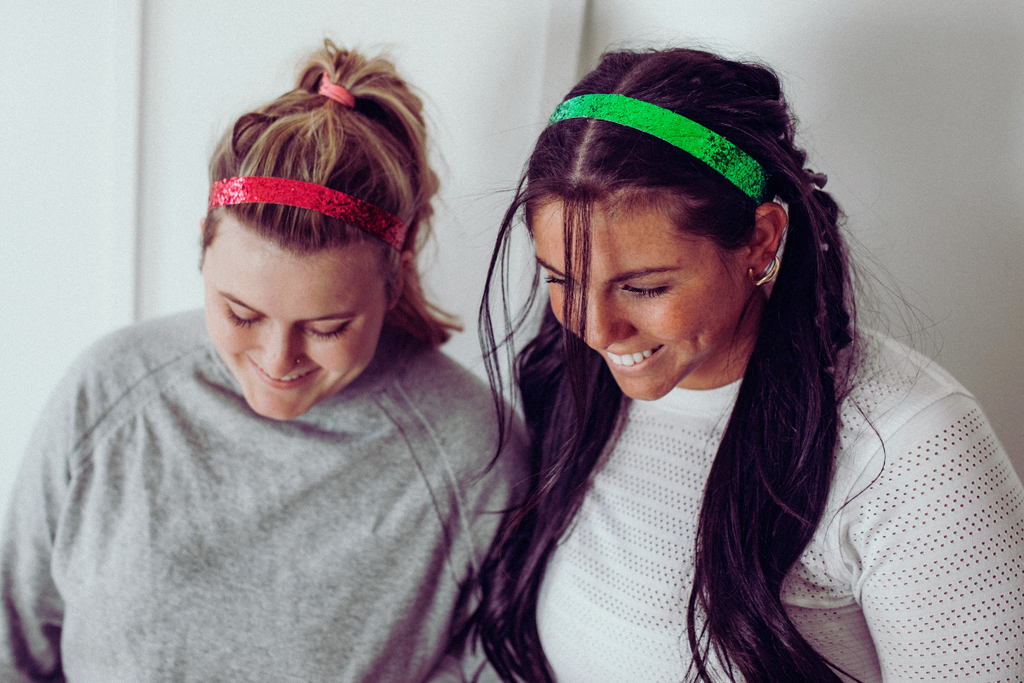 How to Wear Glitter Headbands: Styling Tips for Every Occasion